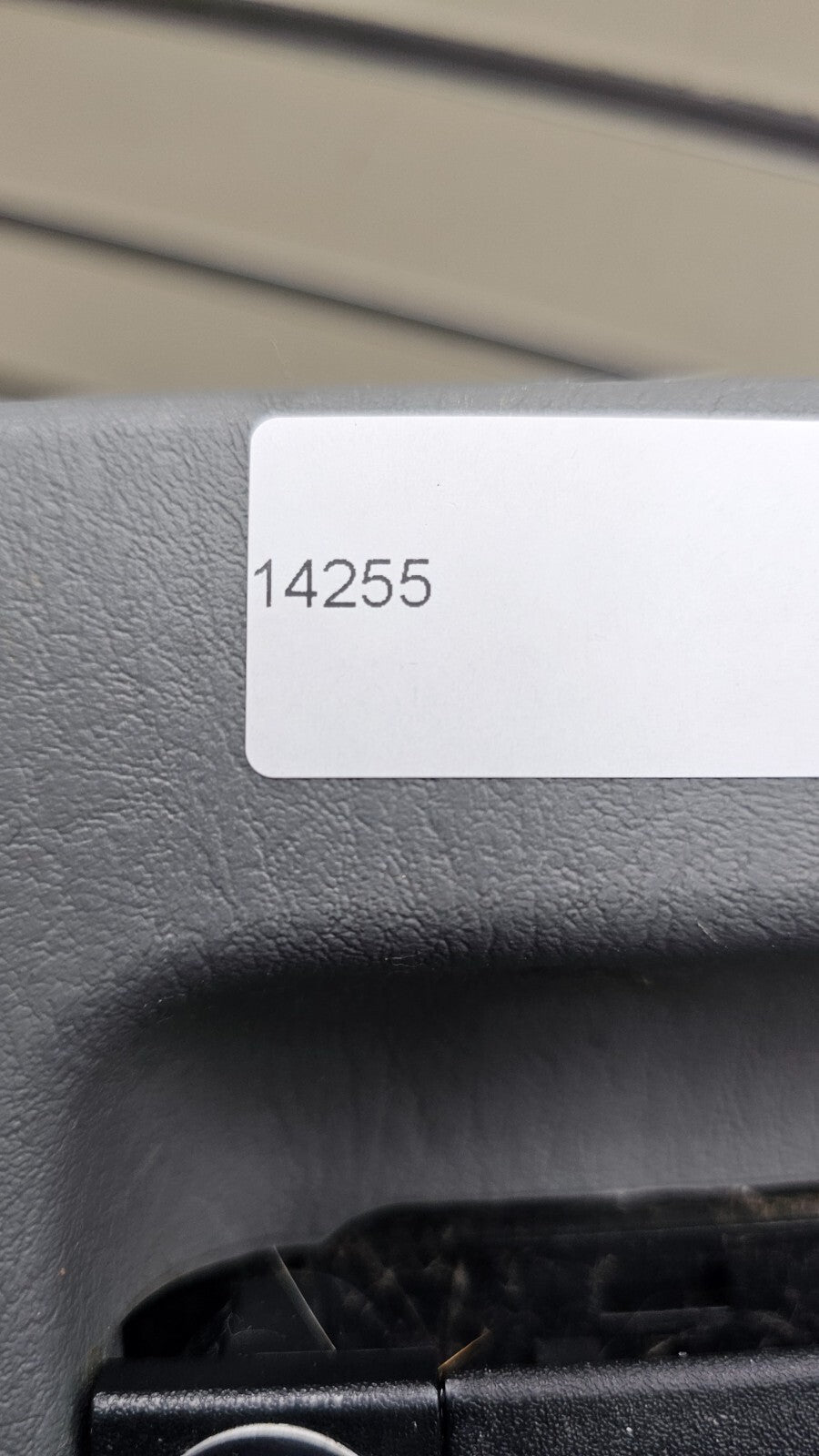 🔥01-07 CARAVAN TOWN COUNTRY DASH GLOVE BOX COMPARTMENT LID COVER ASSEMBLY GRAY