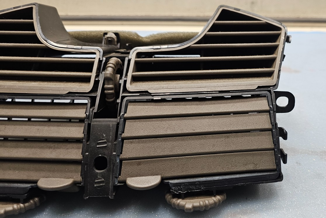 🔥04-08 Chevy Malibu Center Dash AC A/C HVAC AIR Vent Heater Tan OEM