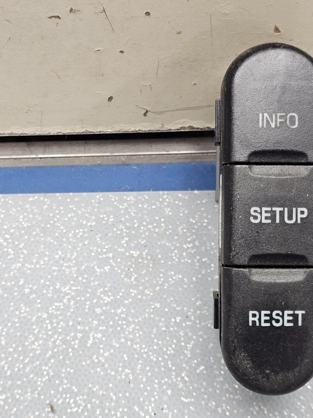 02-05 Explorer Mountaineer Left Driver Information Display Switch SETUP Assembly