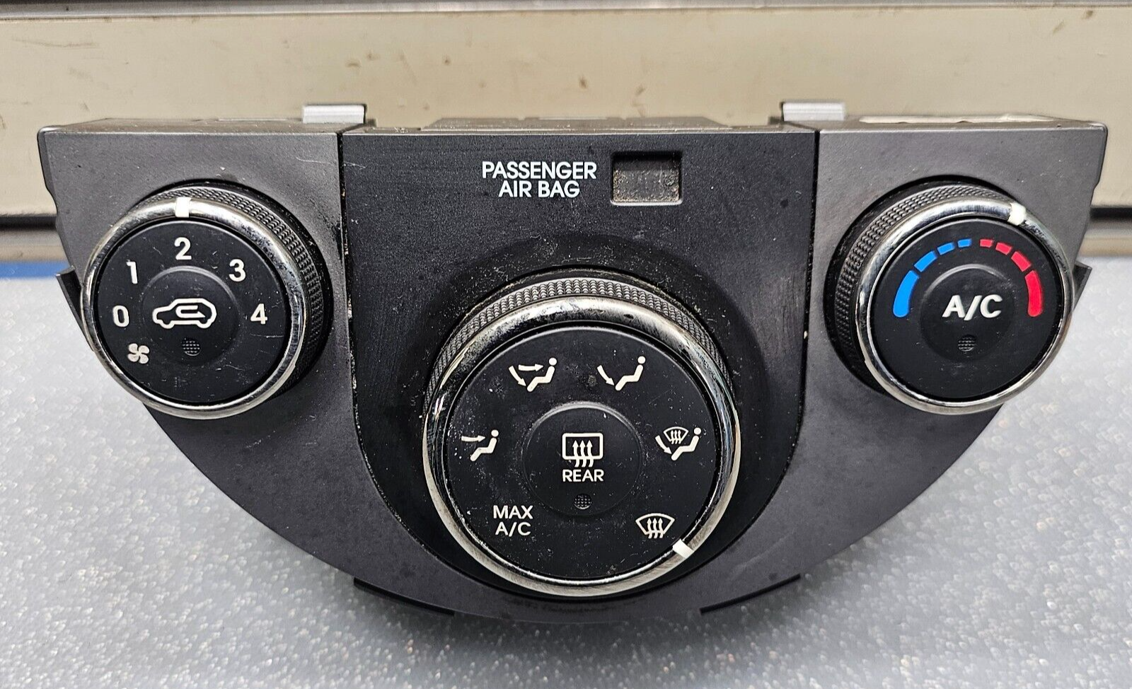 10-11 Kia Soul Front Dash AC Heater Temperature Climate Control Air Conditioner