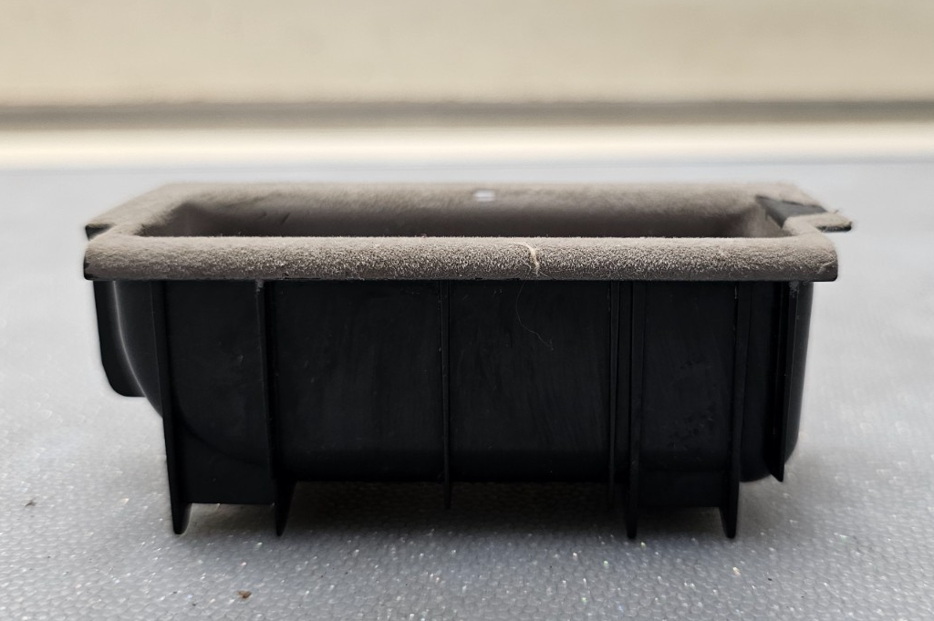 03-08 Murano Rear Ashtray Ash Tray Bezel Storage Comaprtment Bin Assembly Black