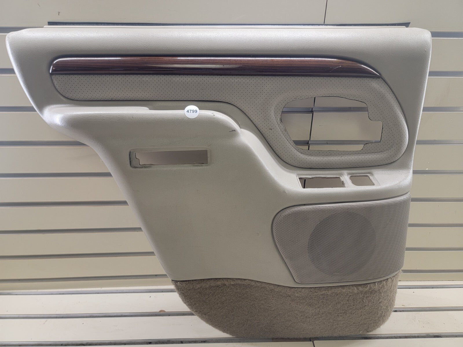 🔥1995-1999 Chevy GMC Silverado escalade DOOR PANEL Rear left Side Auto TAN D2