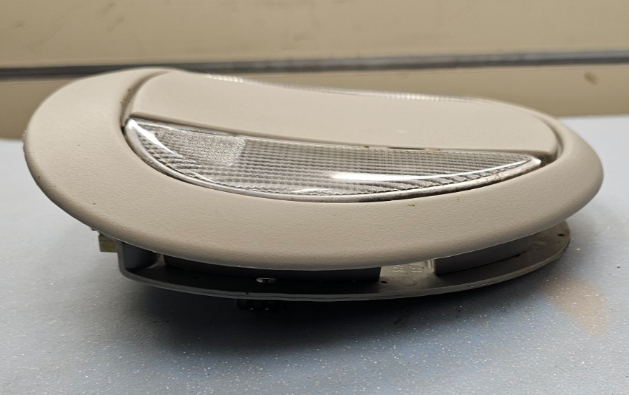 🔥01-07 Grand Caravan Town Country Overhead Console Dome Map light Assembly Tan