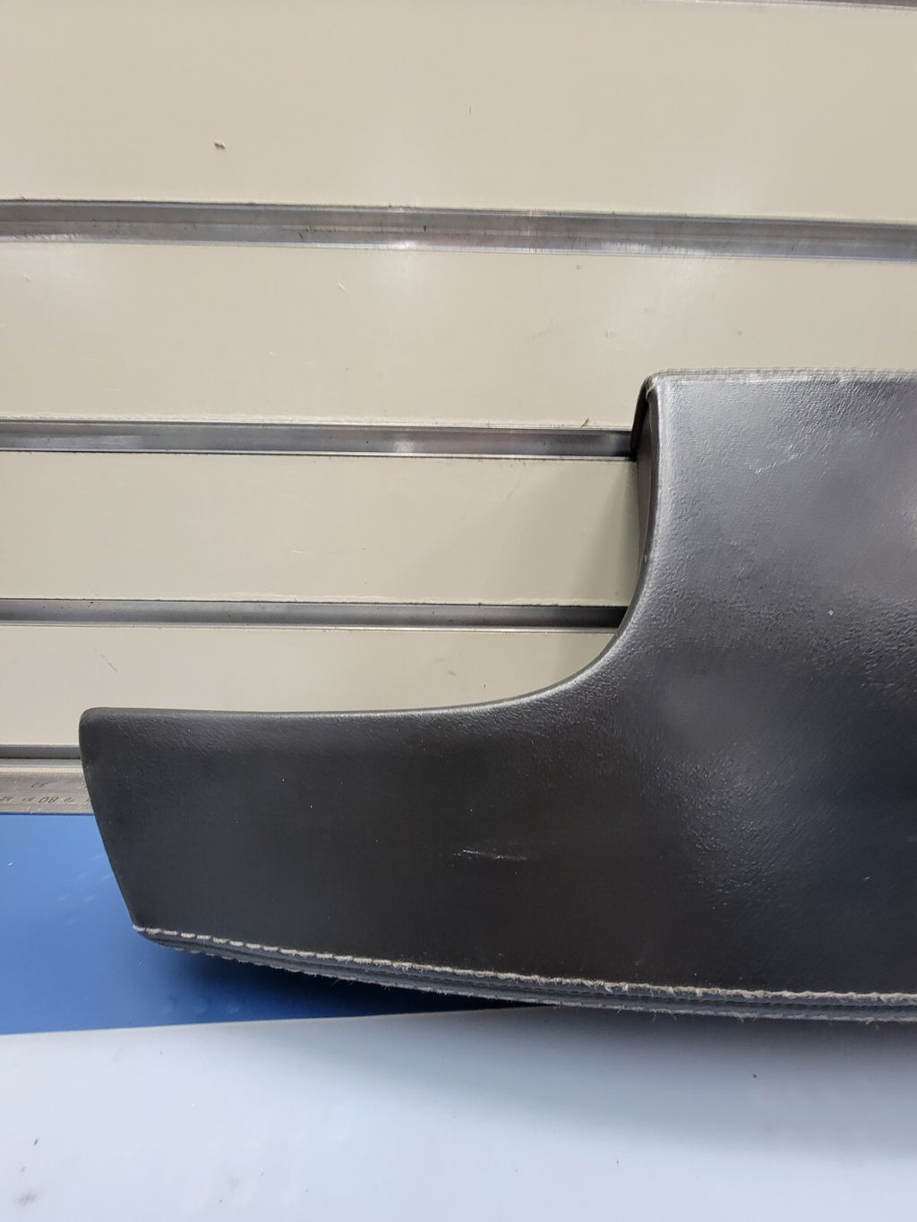 🔥2011-2017 Buick Regal Center Console Armrest Arm Rest Lid Black Leather