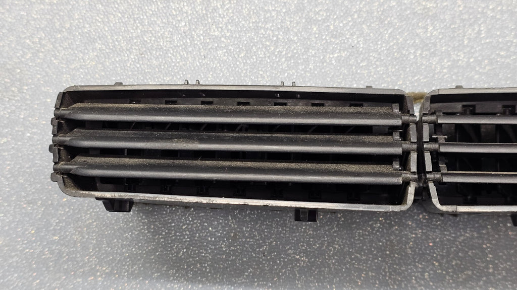 🔥08-11 Ford Focus Front Upper Center Dash Dual Air Vent Bezel Trim Panel Black