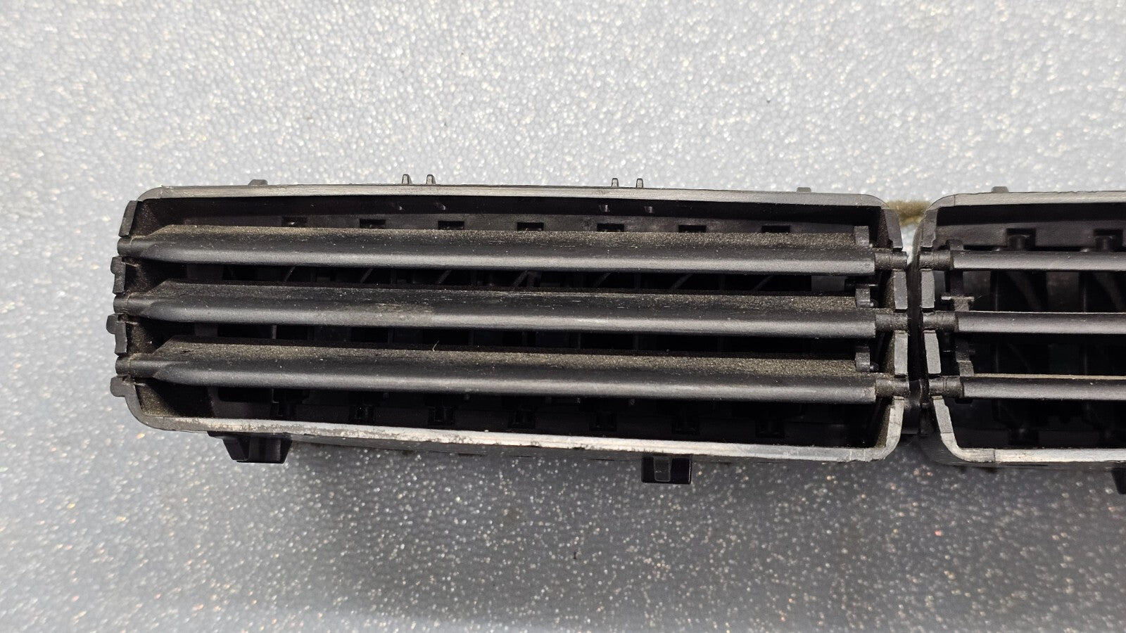 🔥08-11 Ford Focus Front Upper Center Dash Dual Air Vent Bezel Trim Panel Black