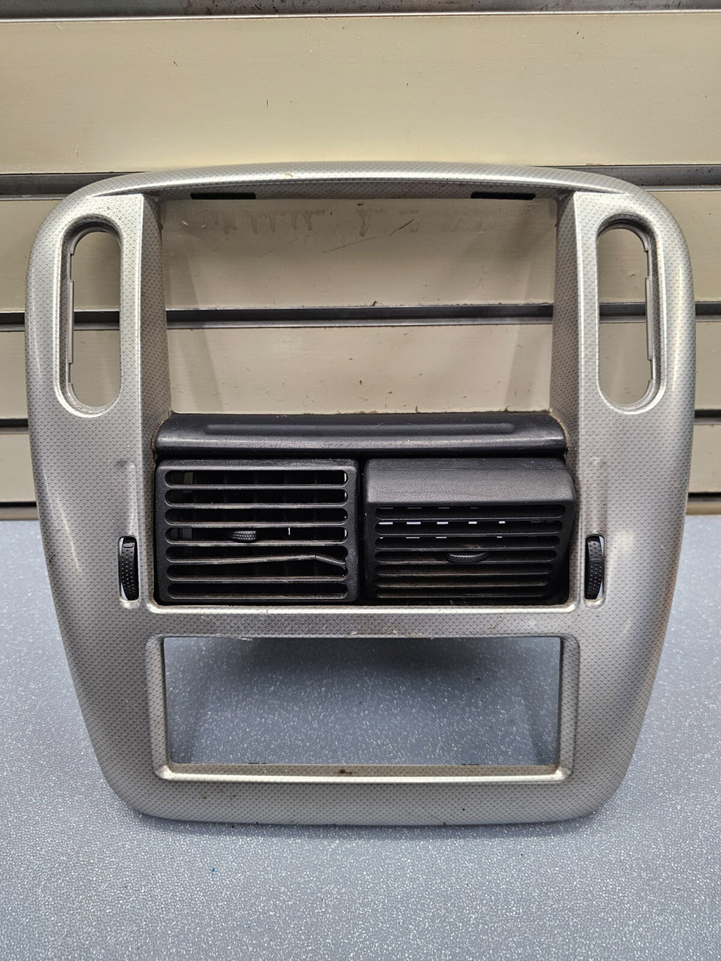 🔥02-05 MERCURY MOUNTAINEER Radio Bezel Center Dash Trim Air Vents SILVER OEM