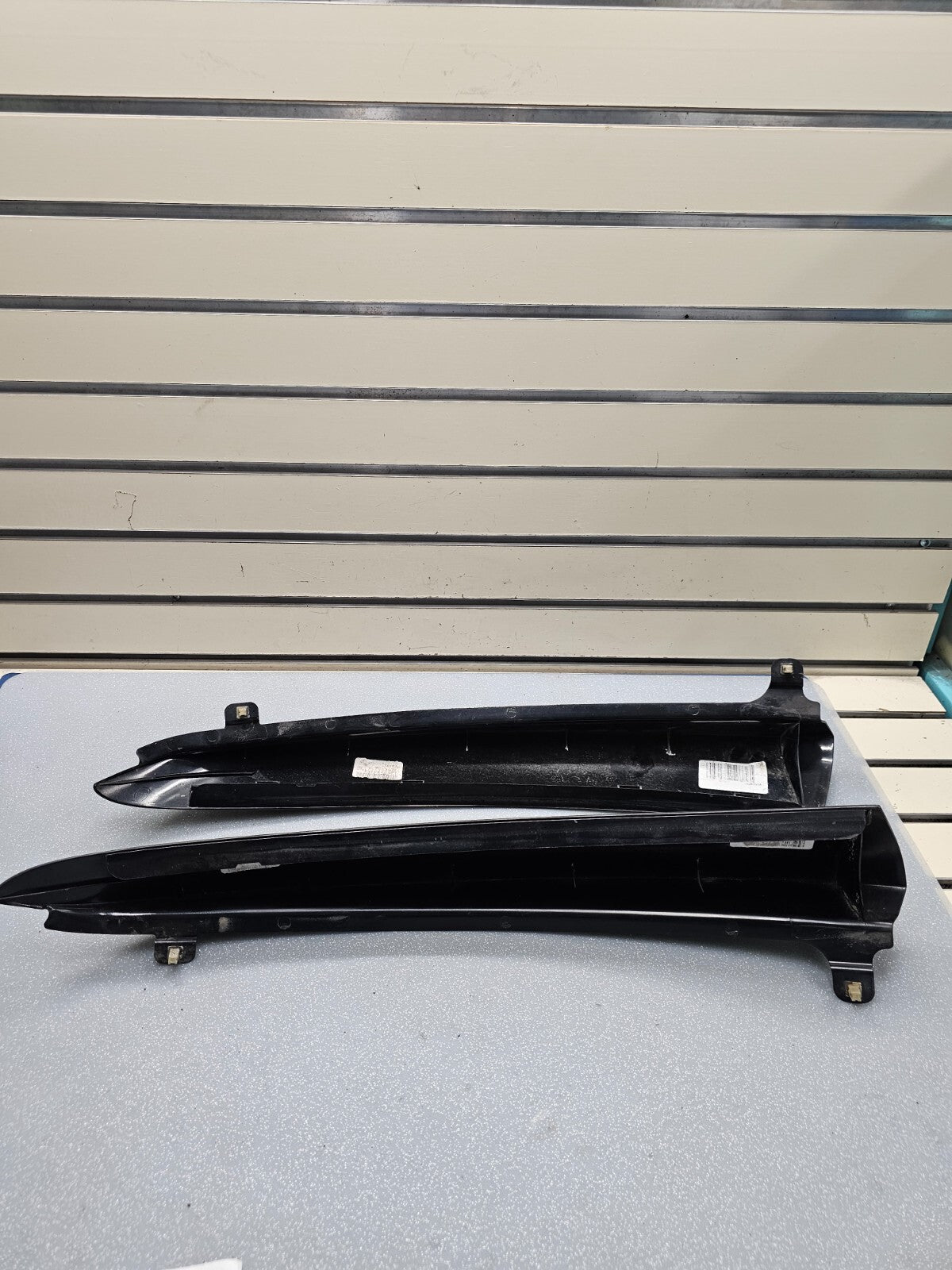 🔥02-09 ENVOY REAR LEFT/RIGHT D-PILLAR EXTERIOR HATCH TRIM MOLDING SET OEM