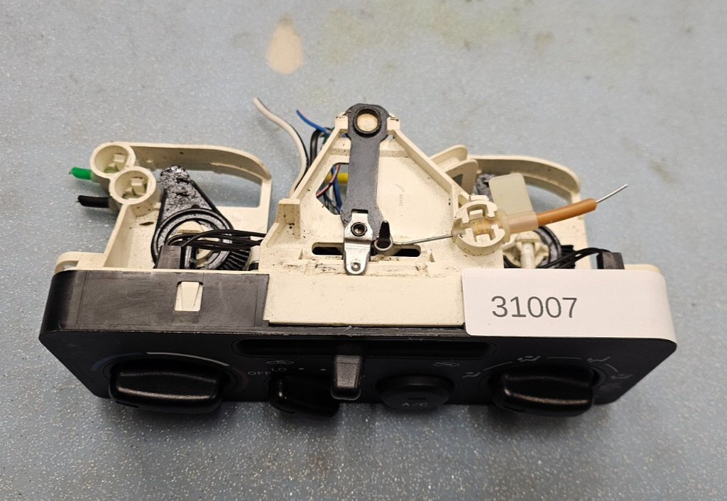 🔥98-00 Toyota Corolla A/C Heater Climate Temperature Control Unit Conditioning