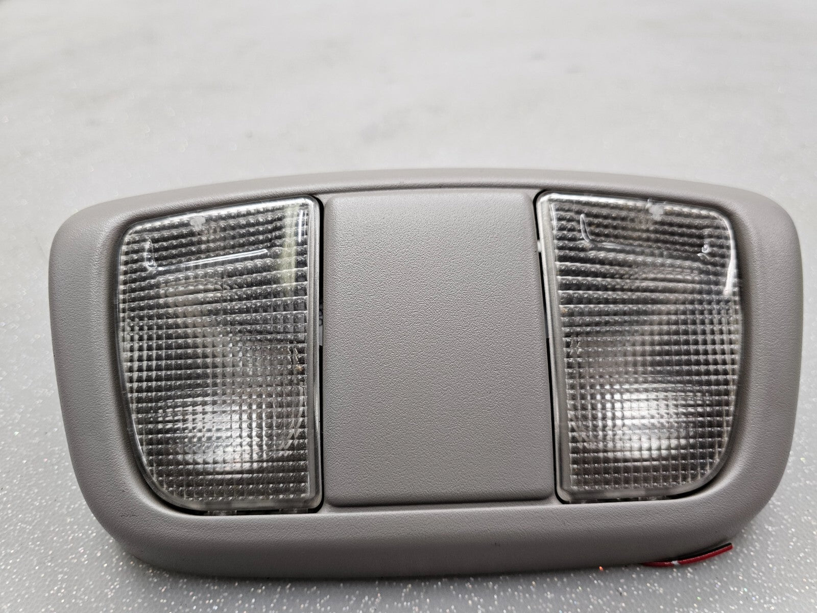 🔥02-04 Nissan Xterra Frontier OVERHEAD MAP DOME INTERIOR LIGHT GREY OEM