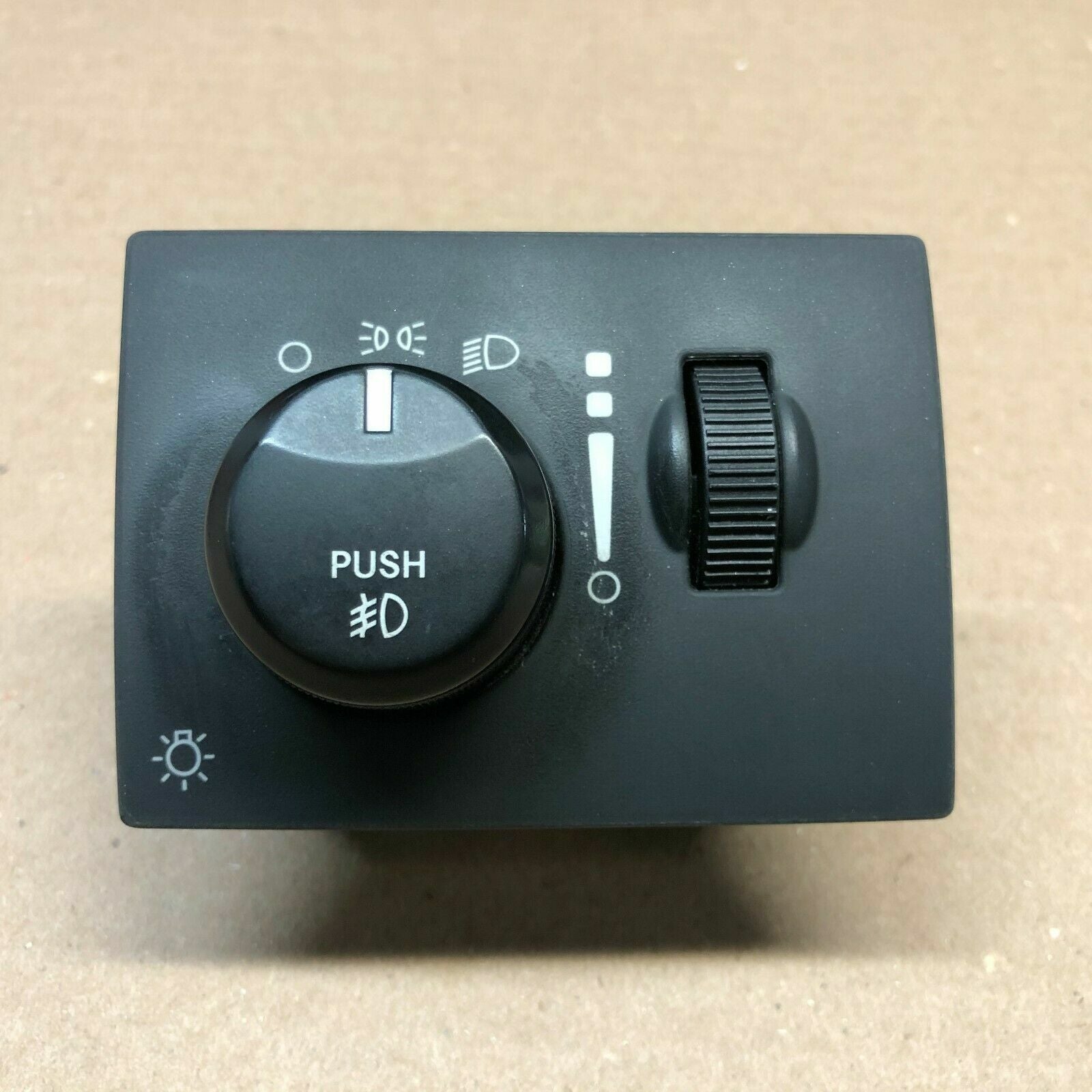 05-10 Chrysler 300 Charger Magnum Headlight Switch w/Fog Lights Push Control HS4