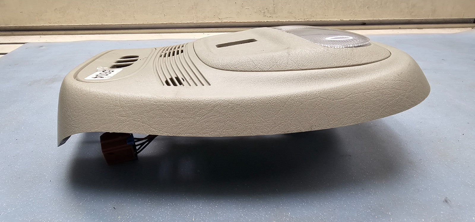 🔥02-09 TRAILBLAZER ENVOY OVERHEAD CONSOLE DOME LIGHT MAP STORAGE ASSEMBLY TAN