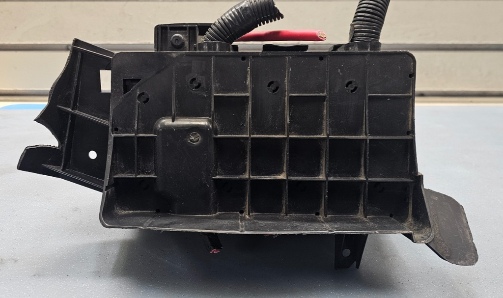 🔥2006-2008 PONTIAC GRAND PRIX ENGINE FUSE BOX MODULE JUNCTION TIPM OEM