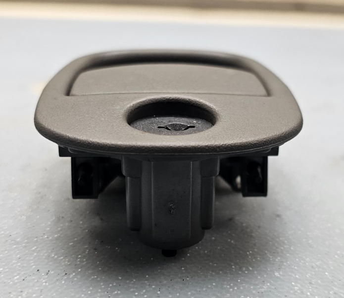 🔥02-05 TRAILBLAZER ENVOY RAINIER GLOVE BOX COMPARTMENT LATCH HANDLE DARK GRAY