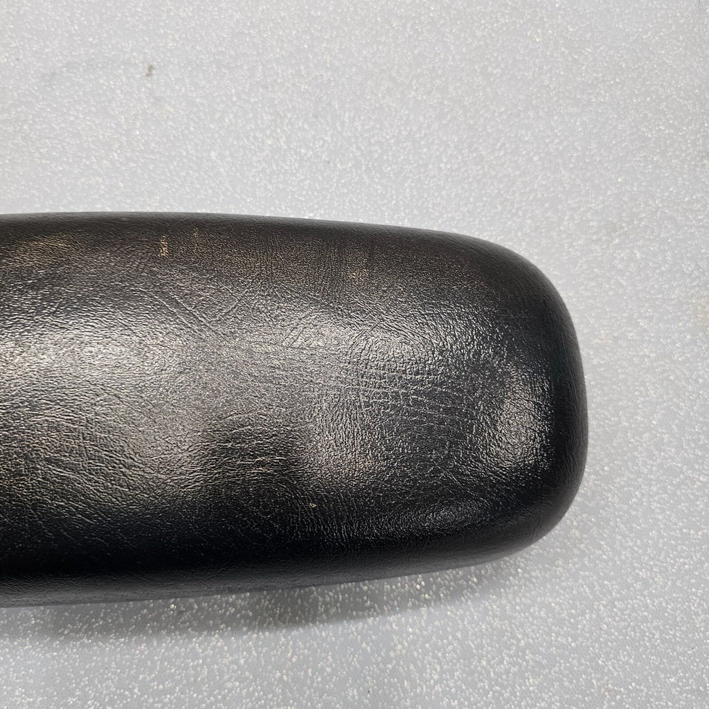 98-04 BLAZER S10 JIMMY SONOMA Front Center Console Lid Armrest Cover Black L7