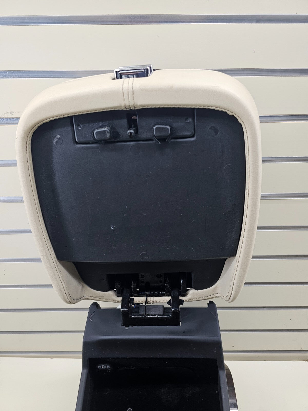 🔥07-08 CADILLAC ESCALADE ESV CENTER FLOOR CONSOLE ARM REST PANEL LIGHT TAN OEM