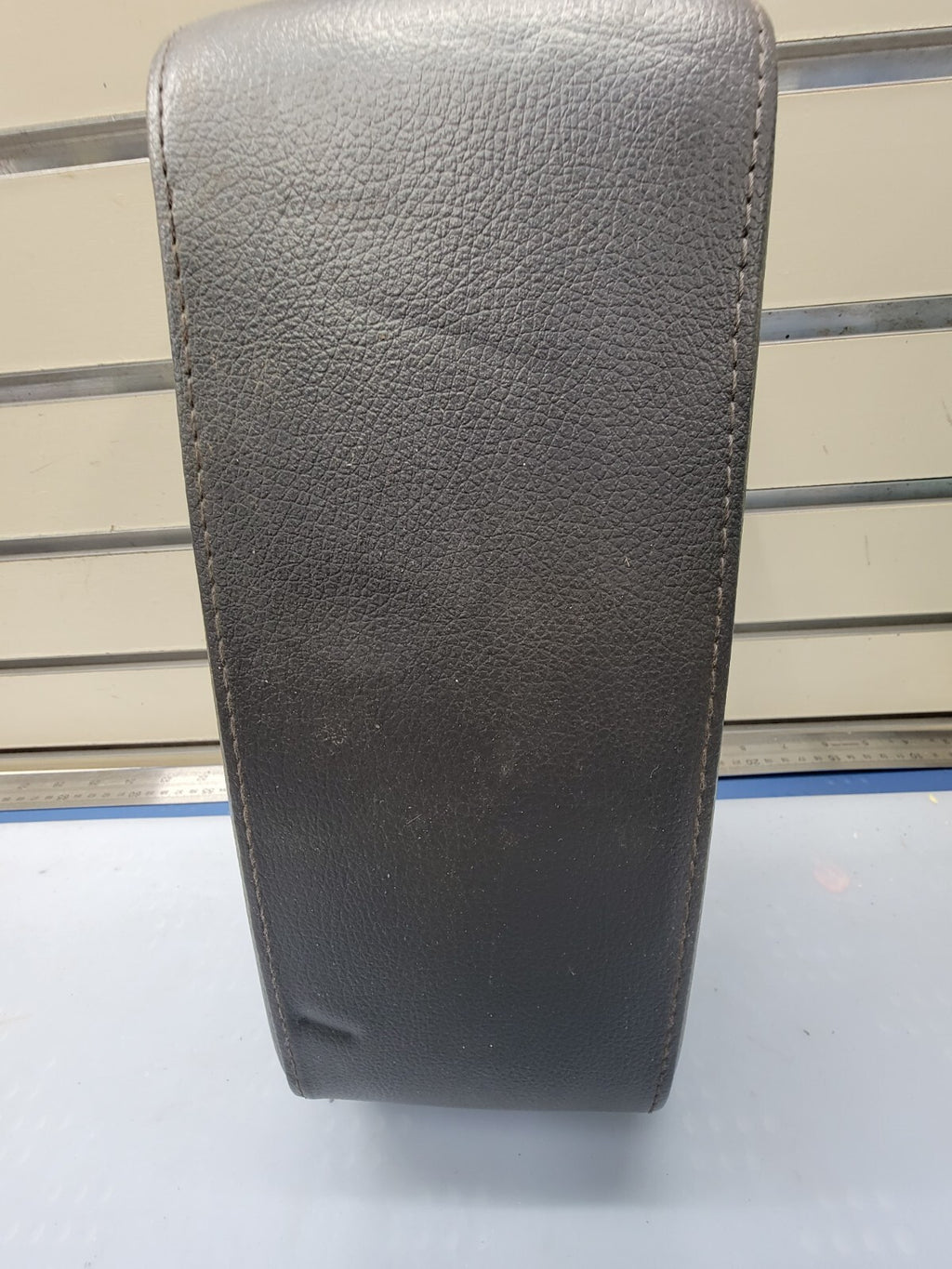 🔥2009-2010 Dodge Journey Center Console Sliding Armrest Lid Assembly OEM Black