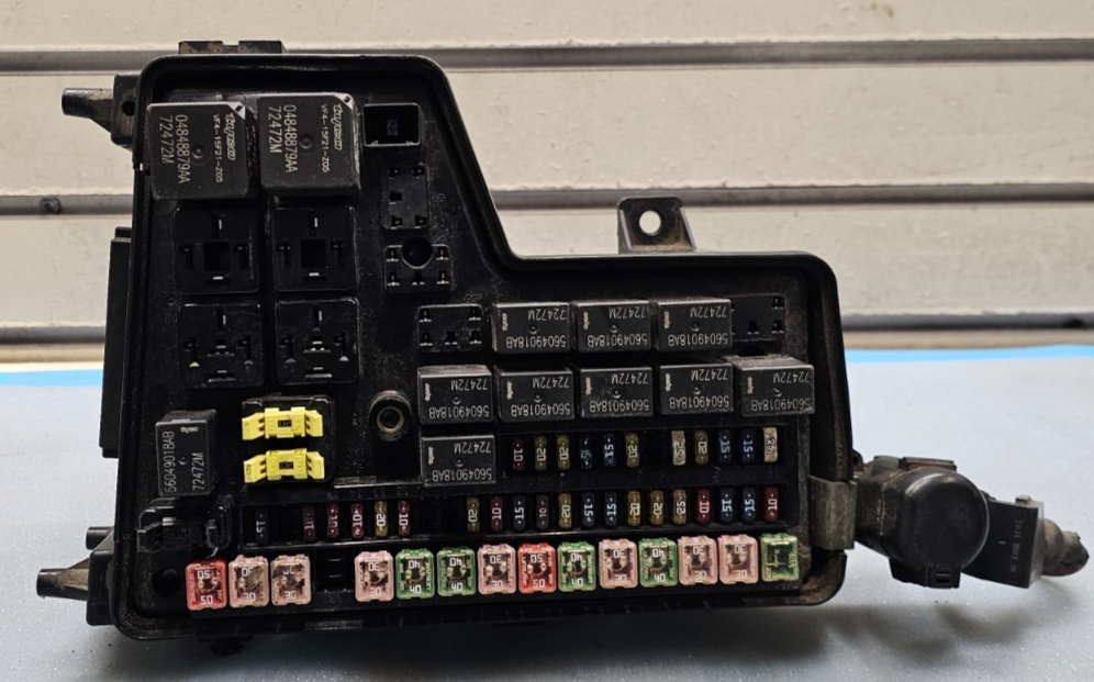 🔥02-05 Dodge Ram Engine TIPM Fuse Box Junction Body Control Distribution Module