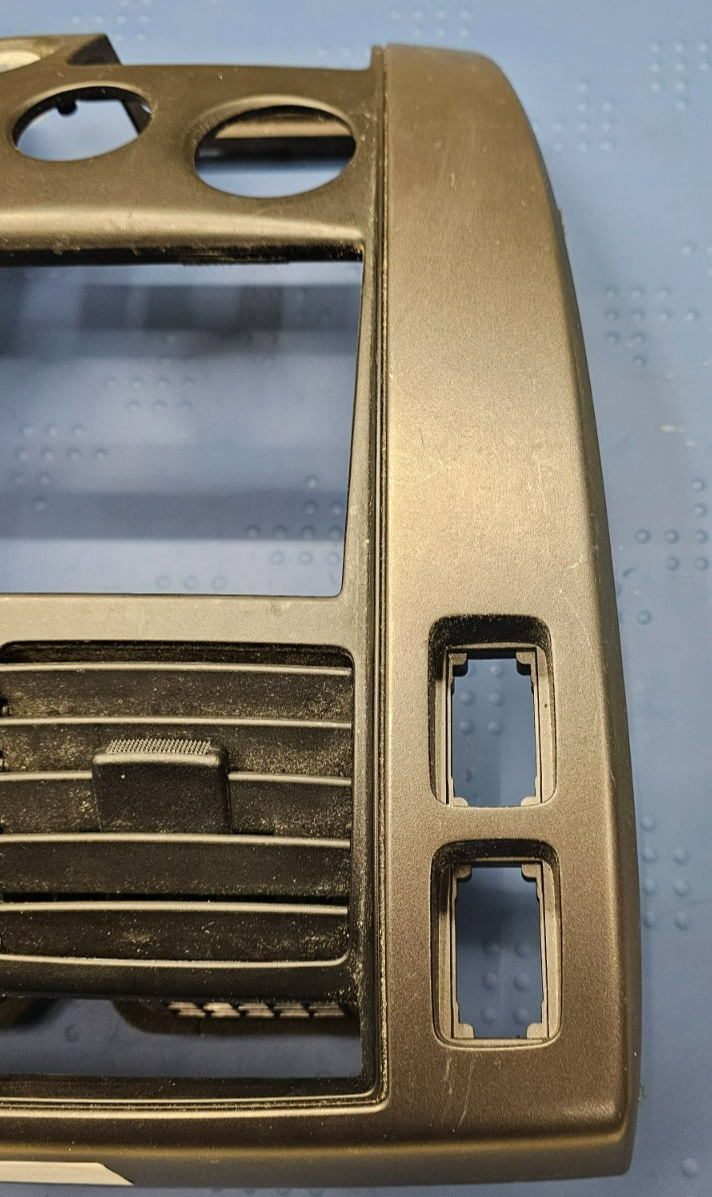 🔥06-09 Hyundai Tucson Trim Cover Panel Bezel Audio Radio Climate Front