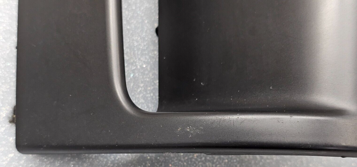 06-14 Kia Sedona Center Dash Radio Bezel Trim Panel Digital Clock Molding Black