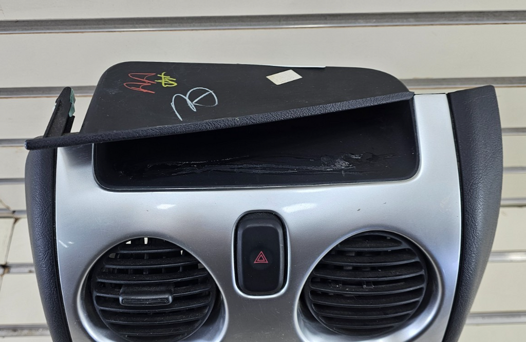 🔥2003-2005 Stratus 2DR Sebring Coupe Radio Dash Trim Bezel Cover Dash Vent OEM