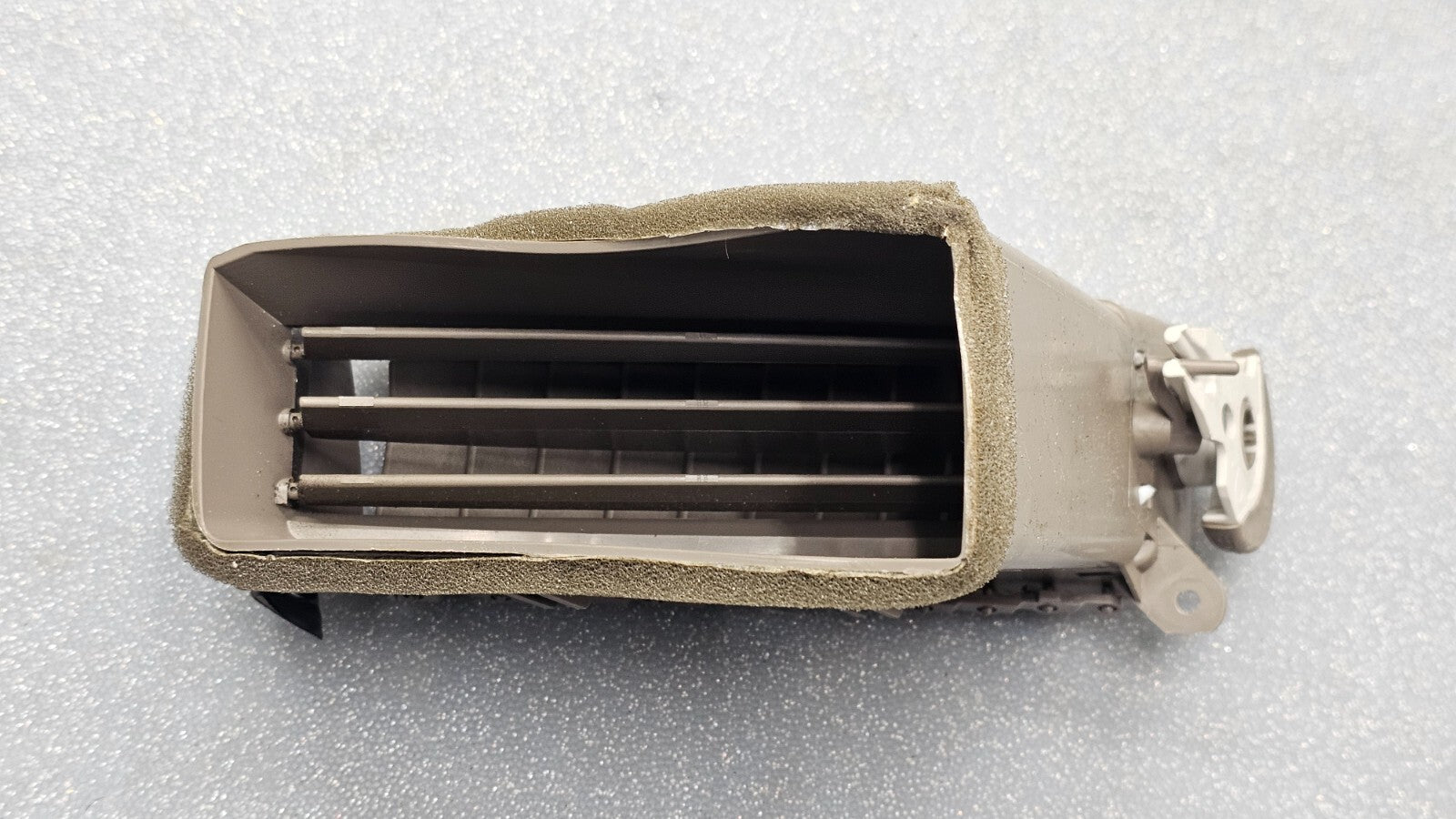 🔥 05-06 NISSAN ALTIMA DASH RIGHT PASSENGER AIR VENT HEATER CONDITIONING TAN