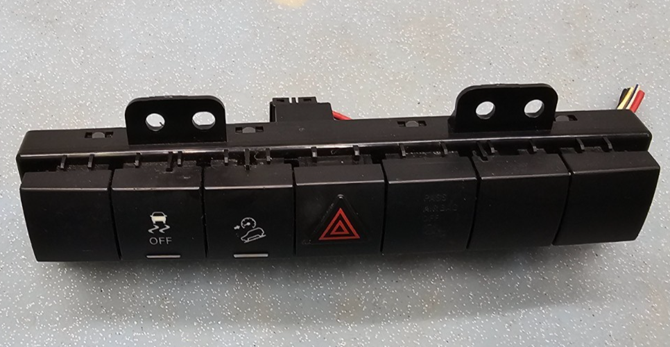 🔥11-12 Jeep Liberty Hazard Traction Control 4 Gang Switch Switch Panel Black