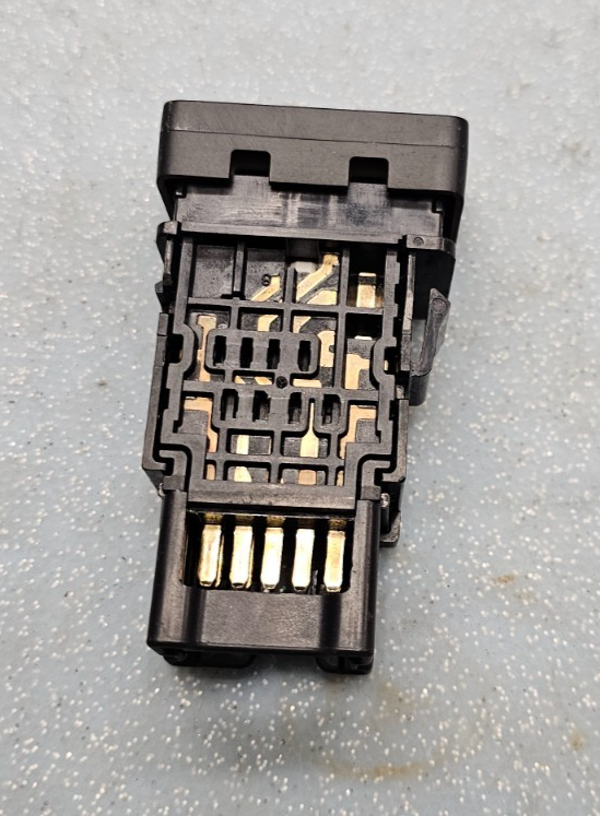 04-15 Armada Titan Hazard Emergency Warning Light Button Control Switch Assembly
