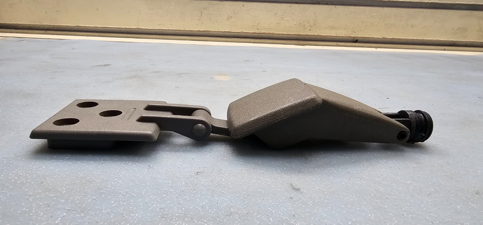 🔥1996-2005 Chevy Astro/GMC Safari Window Latch Grey DRIVERS SIDE