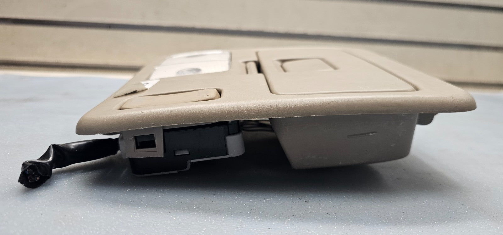 🔥98-06 Sienna Tundra Dome Map Light Overhead Console Sunglass Storage Tan OEM