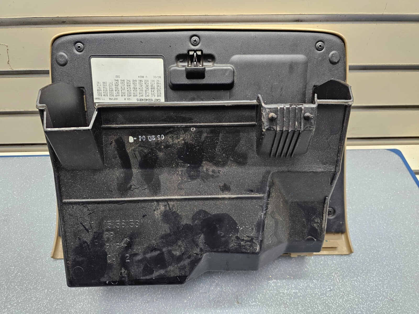 99-02 Pontiac Grand Am Dash Door Glove Box Storage Compartment Assembly Tan OEM