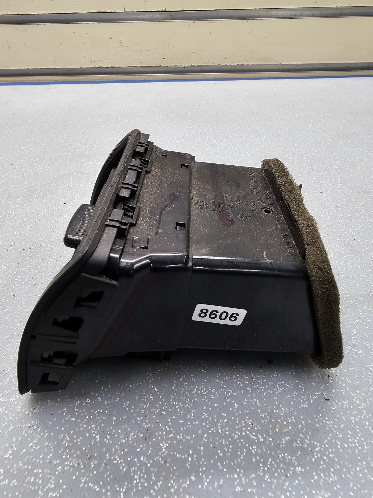 🔥05-10 VOLKSWAGEN JETTA FRONT CENTER DASH LEFT DRIVERS AIR VENT HEATER BLACK