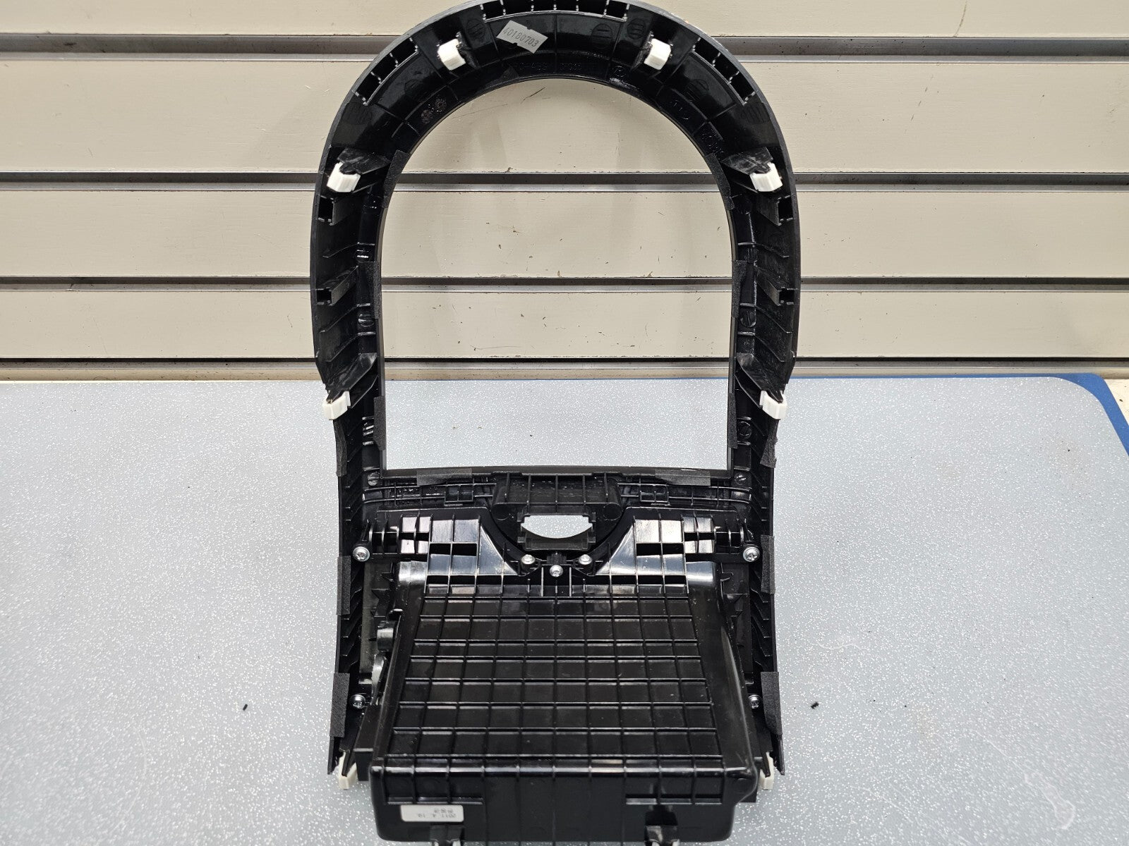 10-11 KIA SOUL PLUS CENTER DASH FM RADIO STEREO DISPLAY TRIM PANEL BEZEL DK GRAY