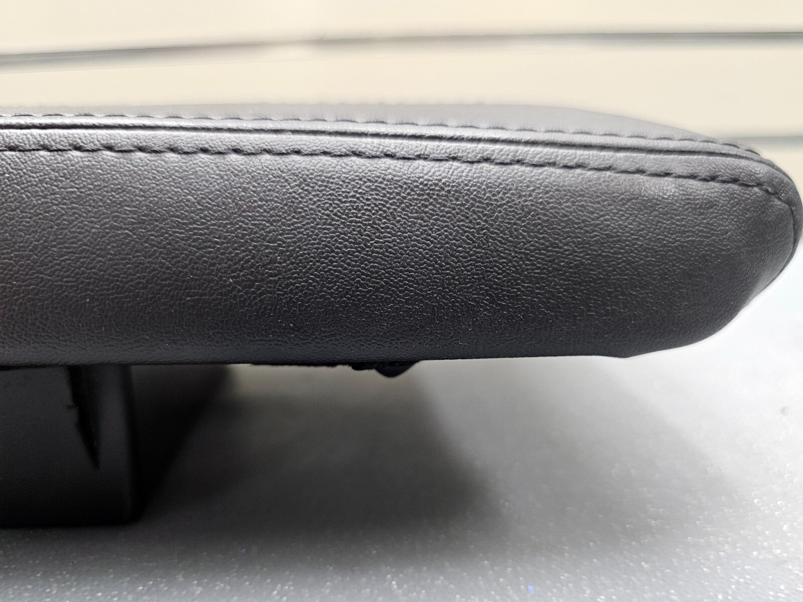 10-12 Lincoln MKZ Center Console Lid Armrest Top Storage Leather Assembly Black