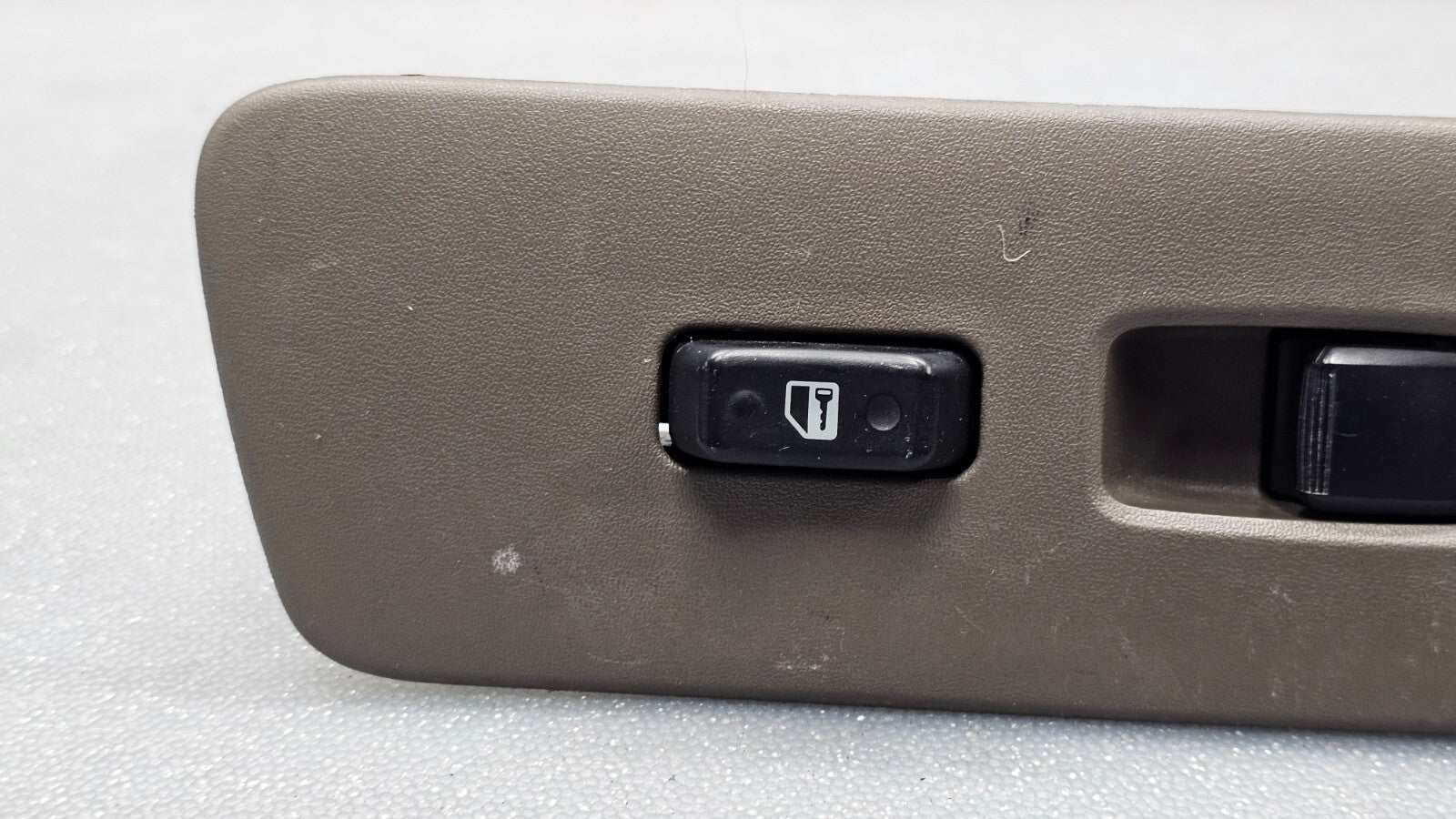 🔥01-07 Highlander Right Passenger Power Window Control Switch Assembly Tan