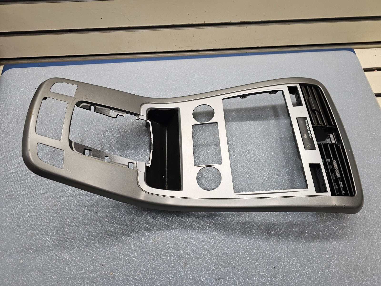 🔥07-09 Equinox Center Dash AM FM Radio Stereo Climate Bezel Trim Panel Silver