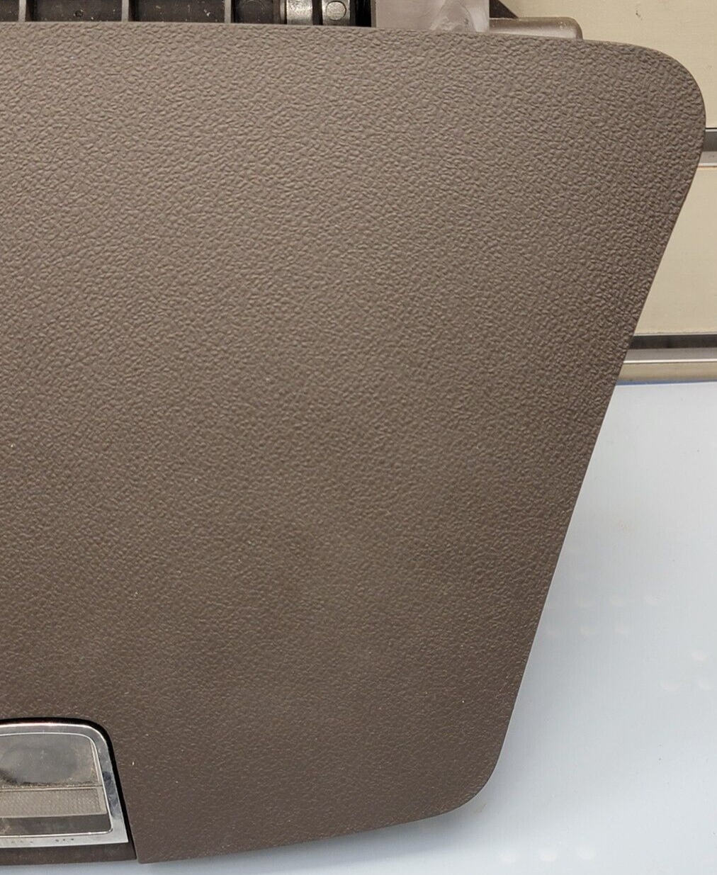 2008-2012 Chevrolet Malibu  DASH CENTER CUBBY BIN COMPARTMENT Storage Bin BLACK