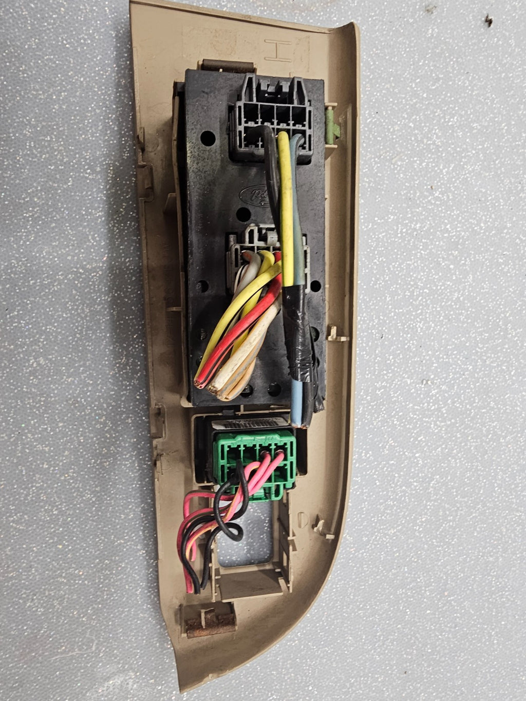 03-06 Ford Expedition Left Driver Master Door Window Control Switch Assembly Tan