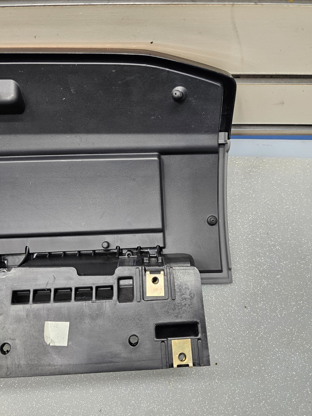 🔥08-10 Chrysler Town Country Upper Glove Box Dash Storage Door Lid Compartment