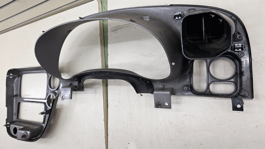 02-09 Trailblazer Dash Instrument Cluster Speedometer Bezel Trim Panel Gray C10