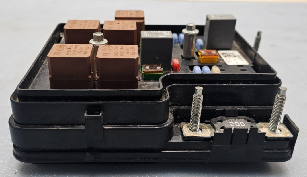 🔥08-13 Tahoe Yukon Sierra Hybrid 5.3 Fuse Box Relay Junction Wiring Block TIPM