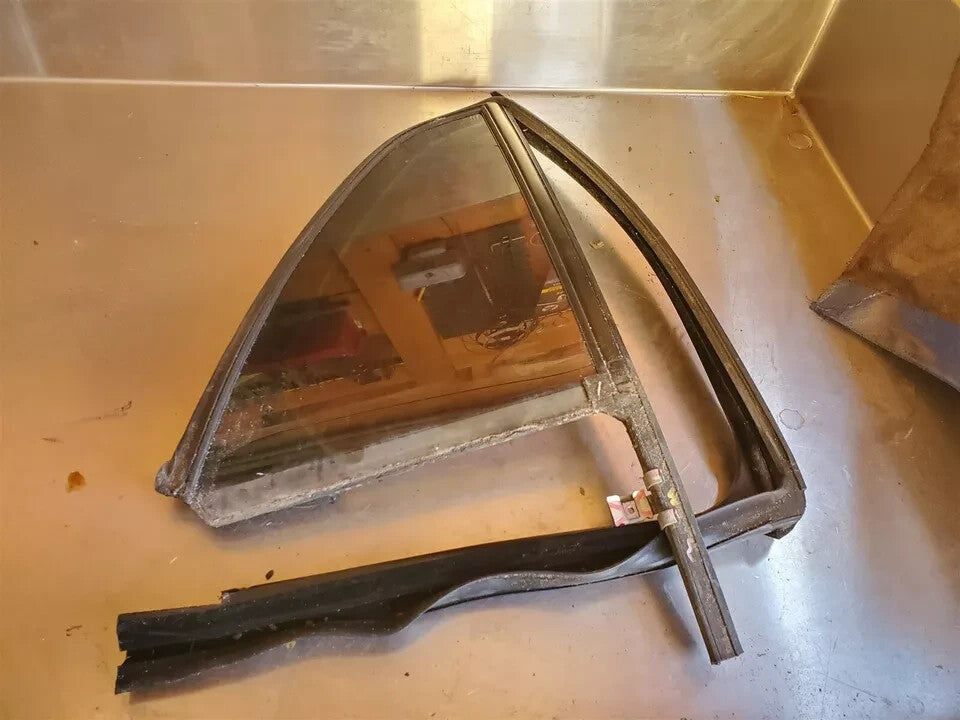 🔥00-05 CADILLAC DEVILLE RIGHT REAR PASSENGER DOOR QUARTER VENT GLASS WINDOW OEM