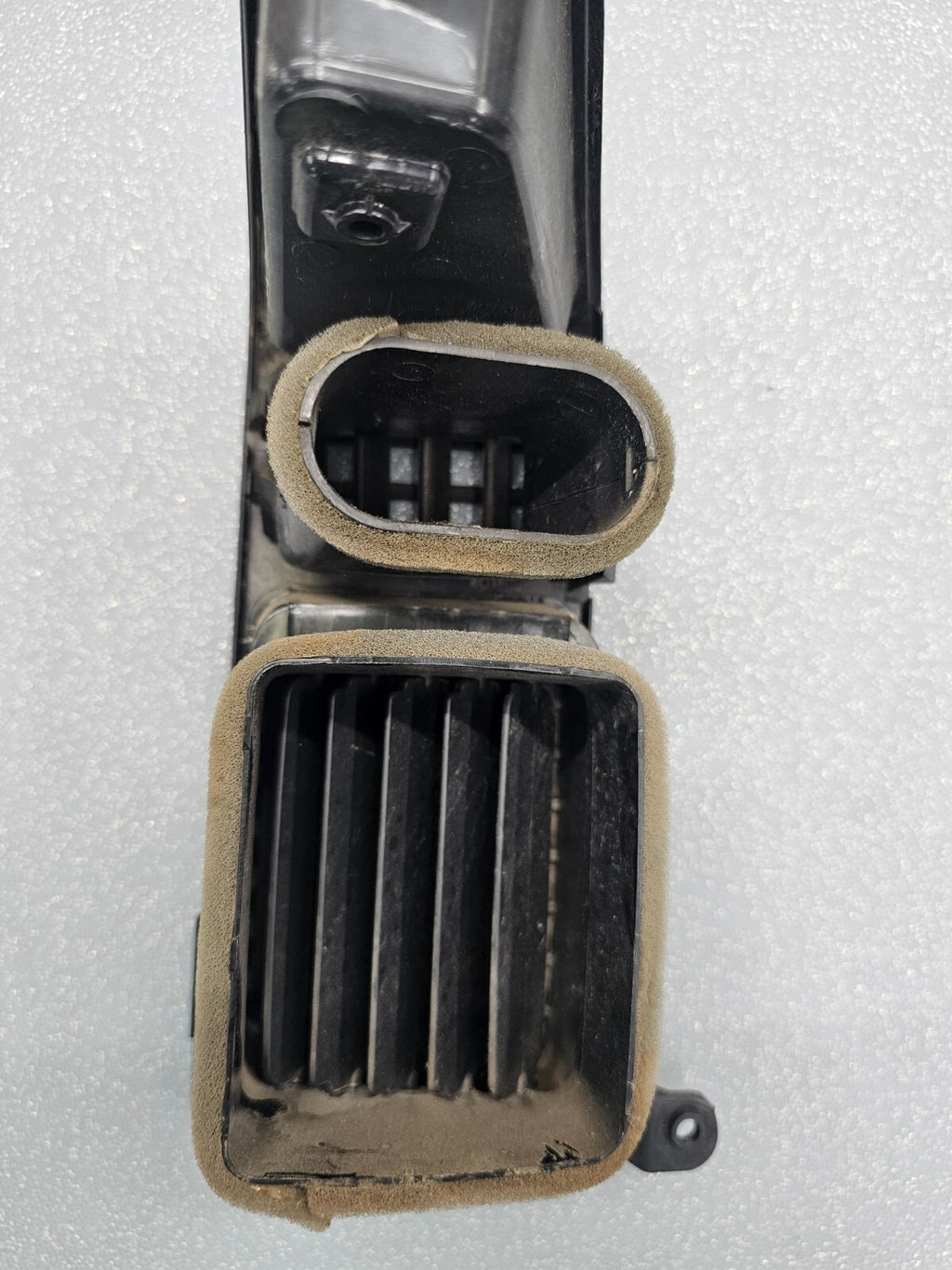 05-15 NISSAN TITAN ARMADA QX56 DASH FRONT CENTER LEFT AIR VENT HEATER TRIM BLACK
