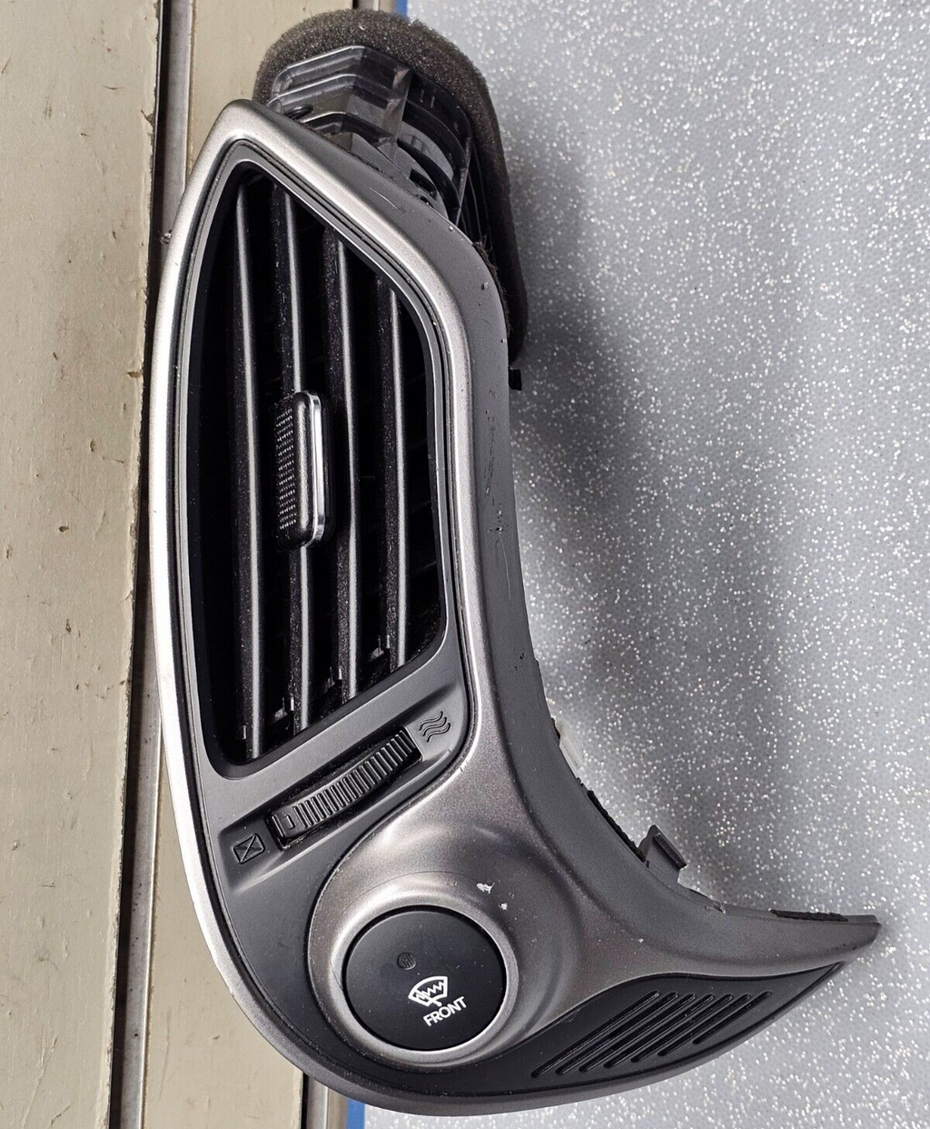 🔥10-15 Tucson ix35 Center Dash Right Passenger Air Vent Heater Silver/Black OEM