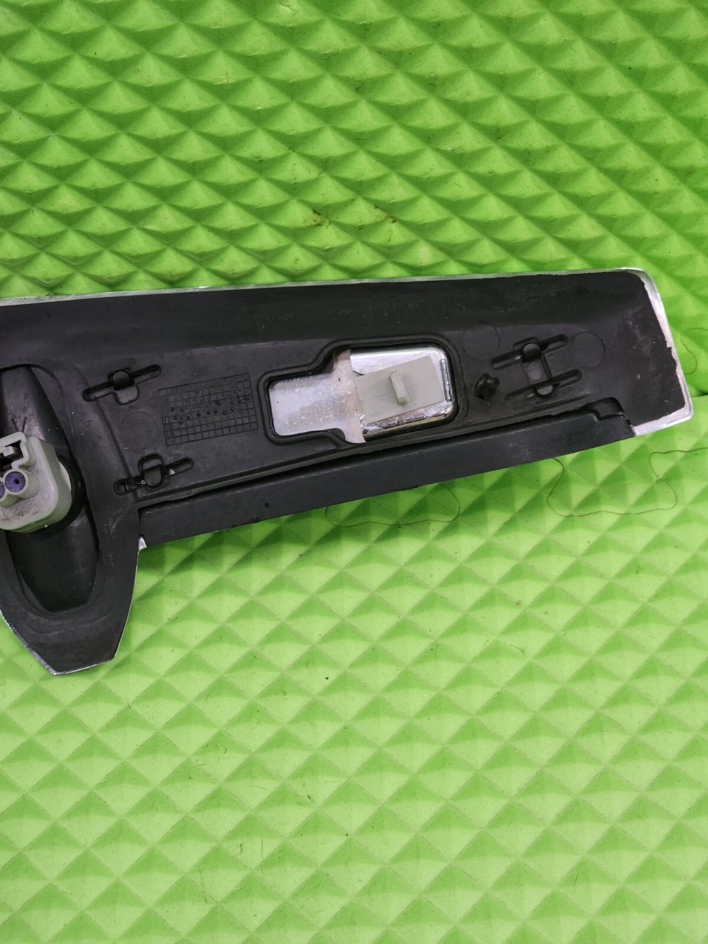 10-12 Cadillac SRX Front Right Turn Signal Marker Repeater Fender Mounted SILVER