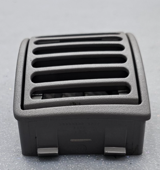 🔥95-99 SILVERADO SUBURBAN TAHOE TRUCK DASH RIGHT PASSENGER AIR VENT HEATER TAN