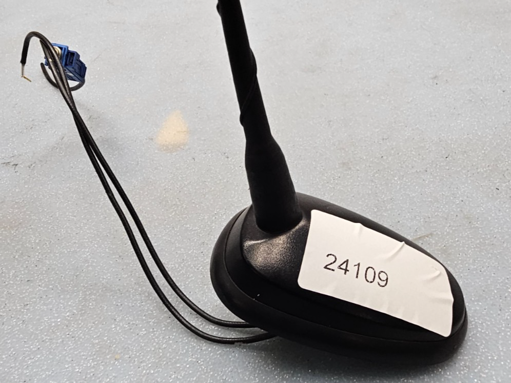🔥2005 Pontiac G6 GPS AM FM Radio Stereo Display Antenna Mast
