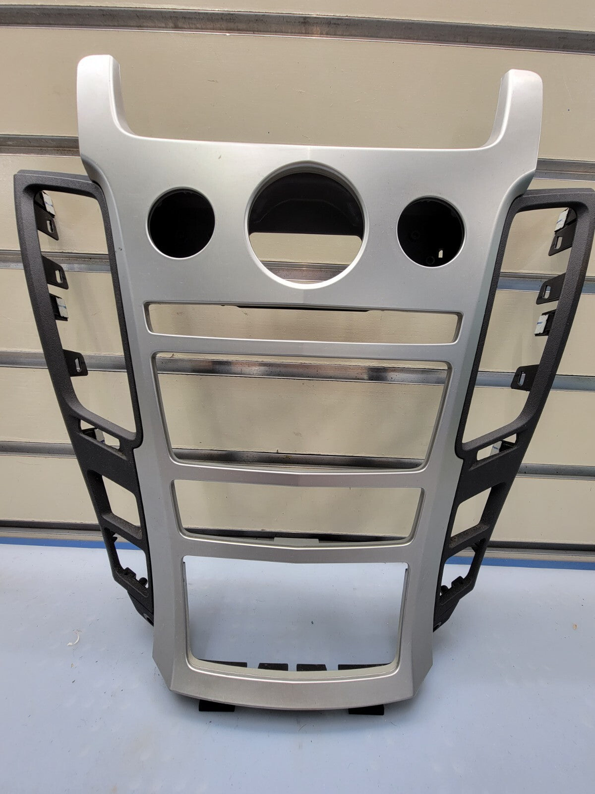 🔥2008-2013 Cadillac CTS Radio Control Panel trim bezel SILVER B44