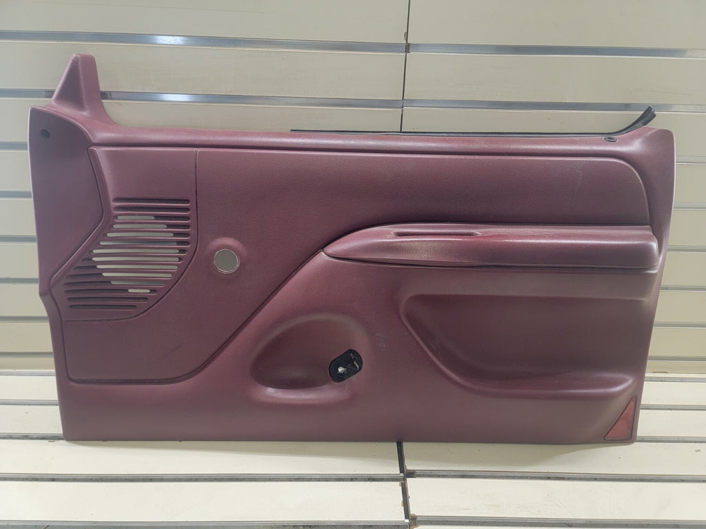 92-96 Ford F150 F250 BRONCO Door Panel Front right passenger 1/2 manual red D18