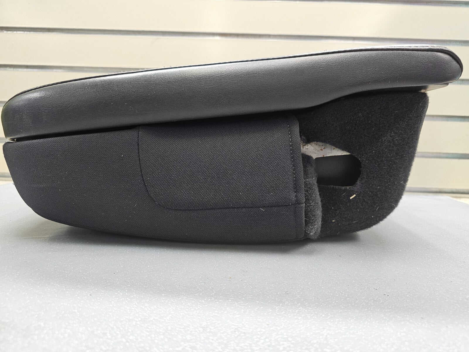 🔥02-08 Dodge RAM Center Console Jump Seat ARMREST Lid Leather/Cloth Black JS7
